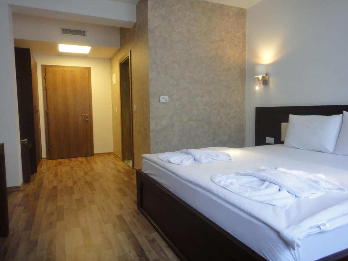 Hotel Centrum Prizren Exterior photo