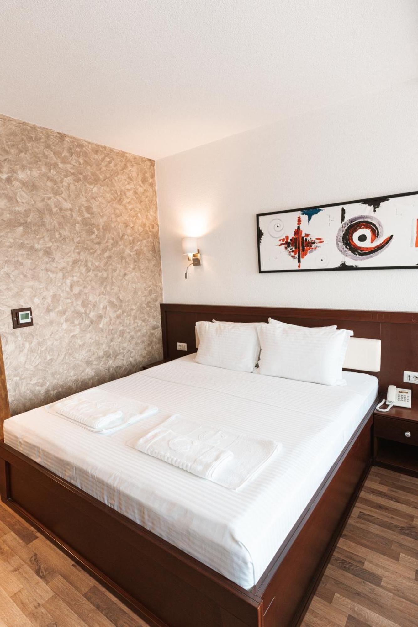 Hotel Centrum Prizren Exterior photo