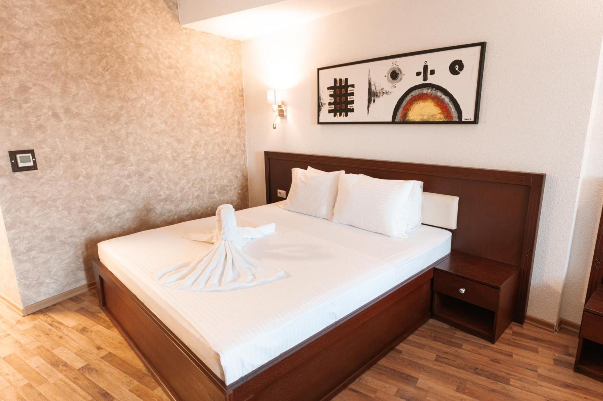 Hotel Centrum Prizren Exterior photo