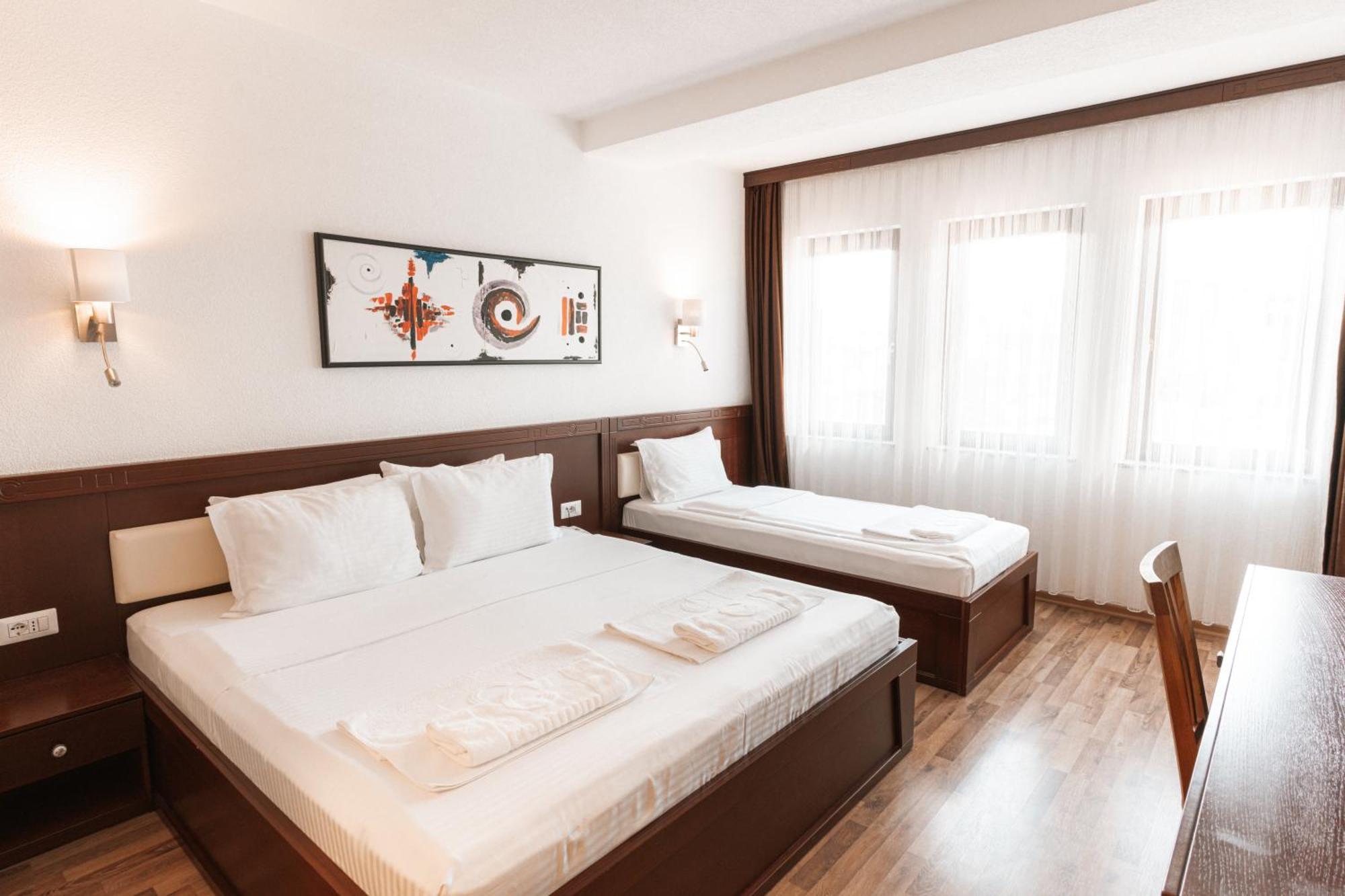Hotel Centrum Prizren Exterior photo