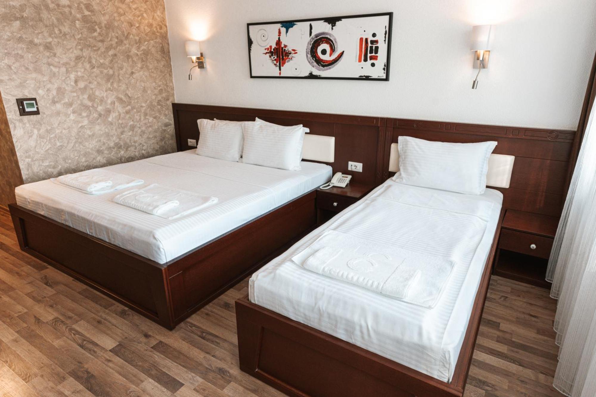 Hotel Centrum Prizren Exterior photo